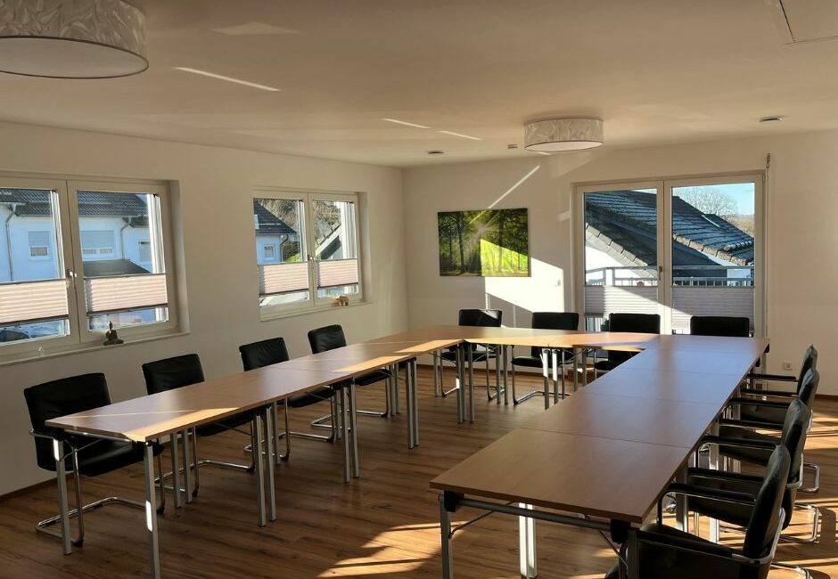 Deutsche Heilpraktikerschule Sauerland - Seminarraum hinten
