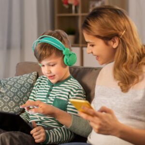 Mediensucht bei Kindern und Jugendlichen – was können Eltern tun? Mediensucht bei Kindern und Jugendlichen – was können Eltern tun?