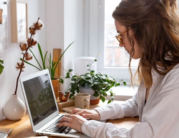 Online-Workshop – Üben. Anwenden. Sicherheit gewinnen. ‒ ein Raum zum Ausprobieren Online-Workshop – Üben. Anwenden. Sicherheit gewinnen. ‒ ein Raum zum Ausprobieren