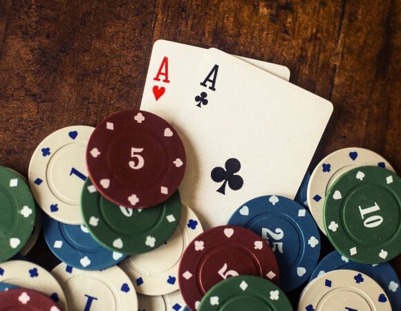 Spielsucht verstehen – Auslöser, Anzeichen und Hilfe Spielsucht verstehen – Auslöser, Anzeichen und Hilfe