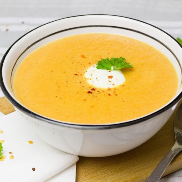 Meine Freundin ernährt sich vegan – worauf muss ich achten?