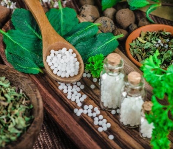 Was bedeutet die Erstreaktion in der Homöopathie?